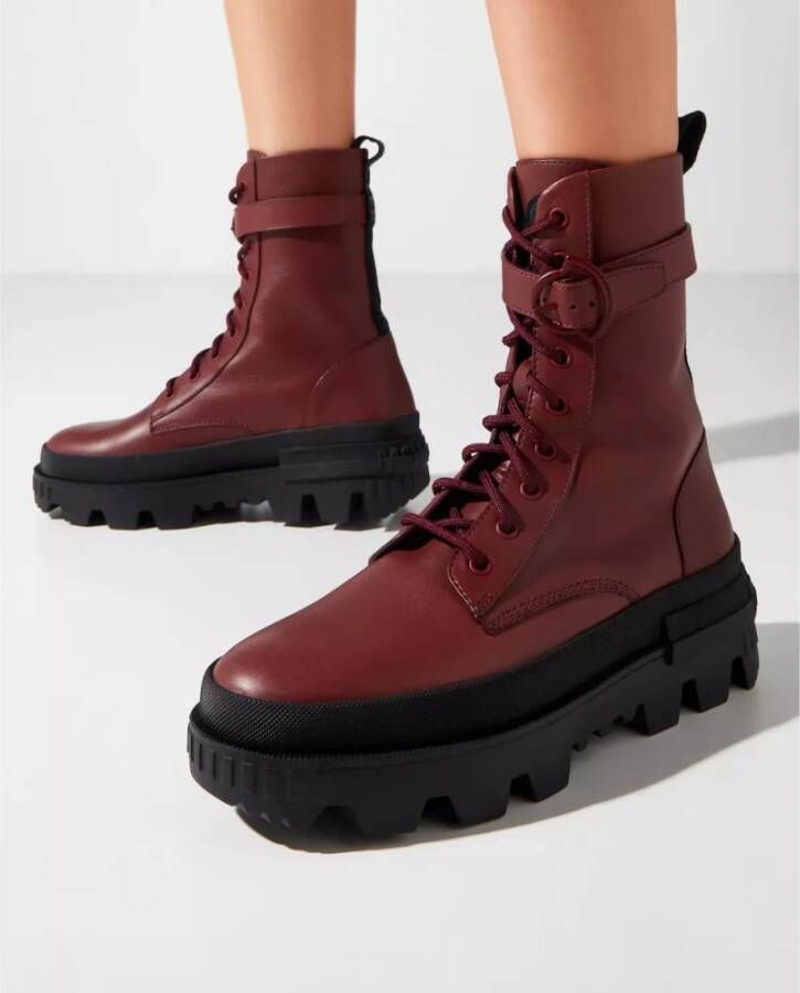 Moncler Rode Carinne enkellaarsjes militaire stijl