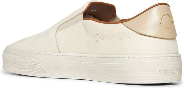 Moncler Witte Slip-On Sneakers met Logo Detail