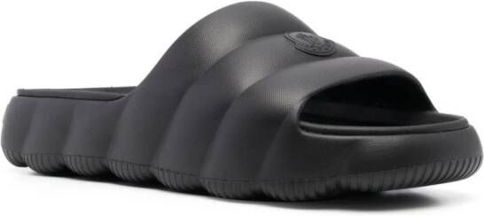 Moncler Zwarte Slide Sandalen met Logo in Reliëf