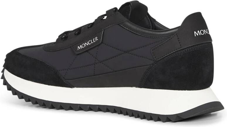 Moncler Zwarte Sneakers met Logo Patch