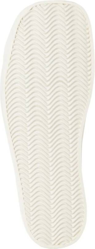 Moschino Effen Edge Sneakers met Vetersluiting