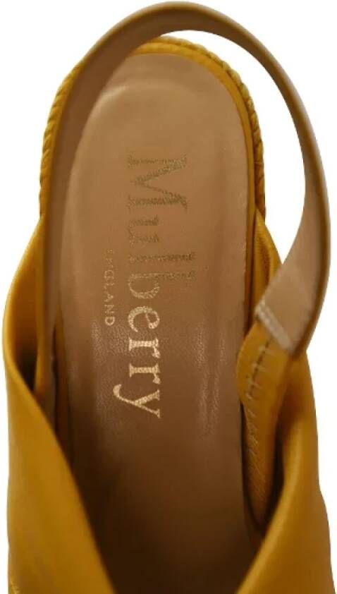 Mulberry Pre-owned Leather sandals Yellow Dames