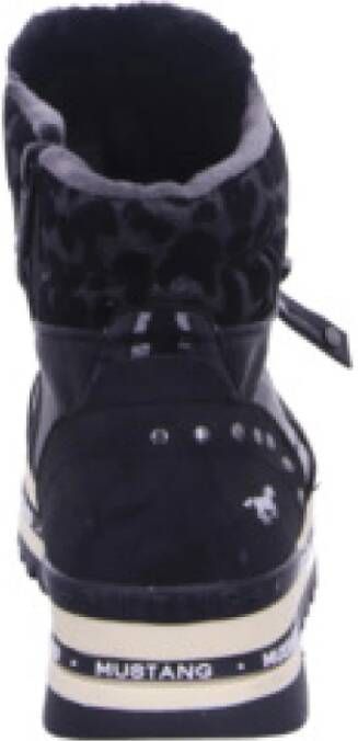 Mustang Zwarte veterschoenen voor dames