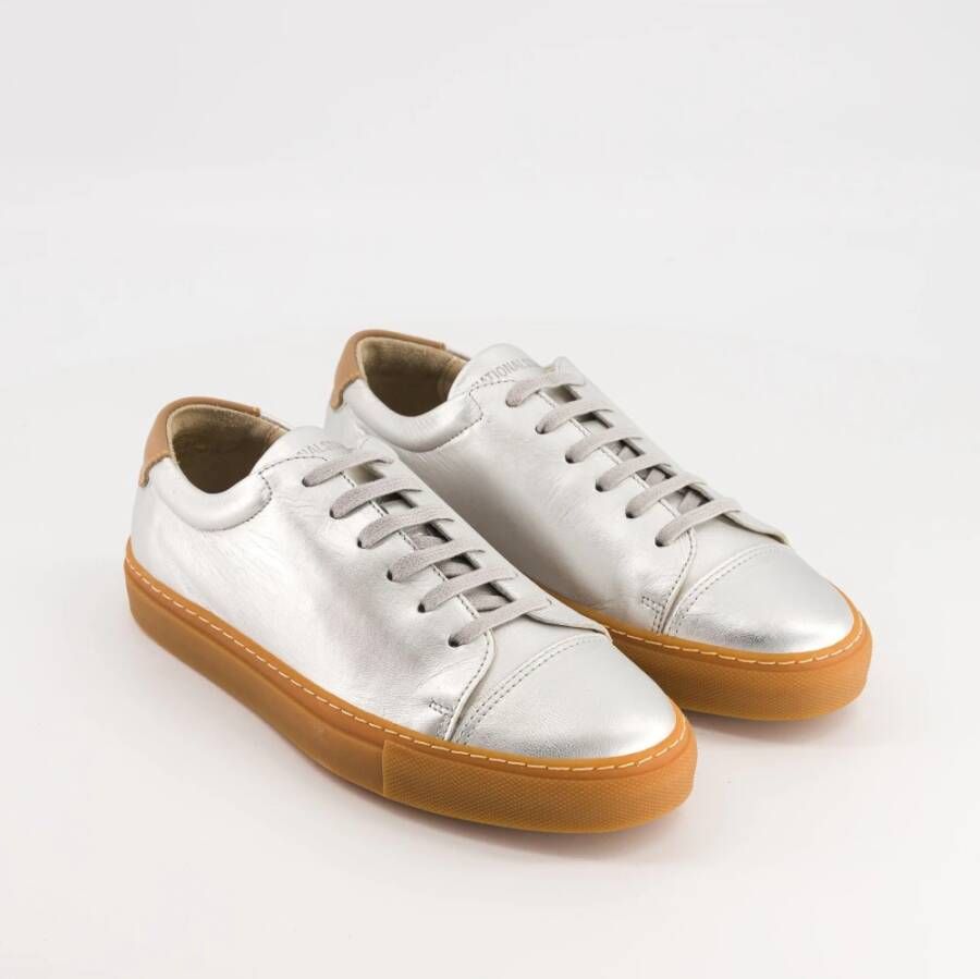 National Standard Edition 3 Metal Leather. White Dames