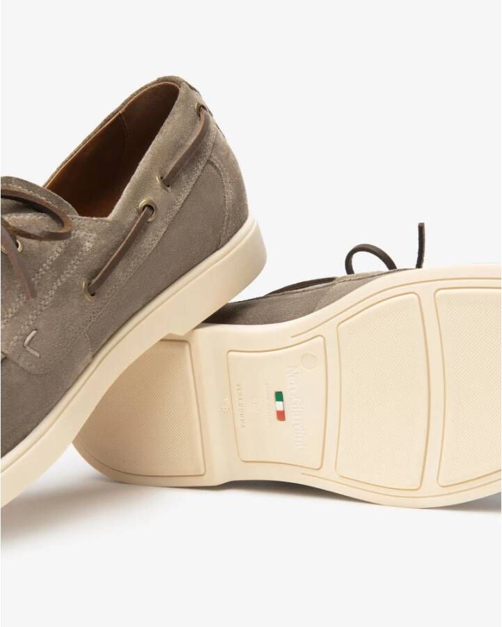 Nerogiardini Beige Platte Schoenen Barca Stijl
