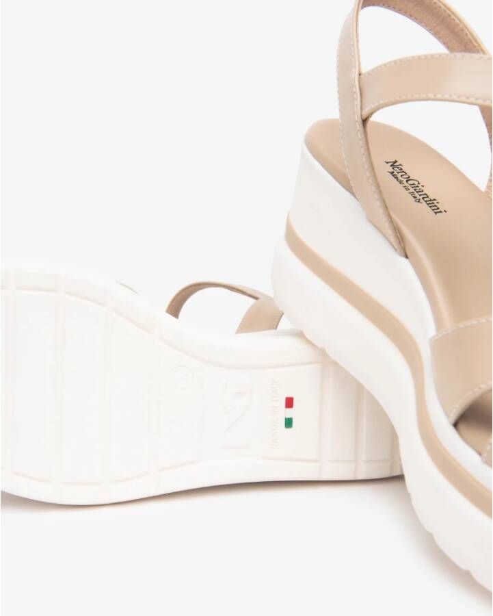 Nerogiardini Beige Sleehak Sandalen