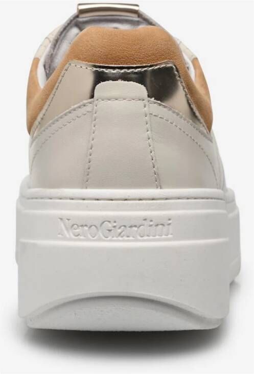 Nerogiardini Beige Sneakers met Italiaans vakmanschap