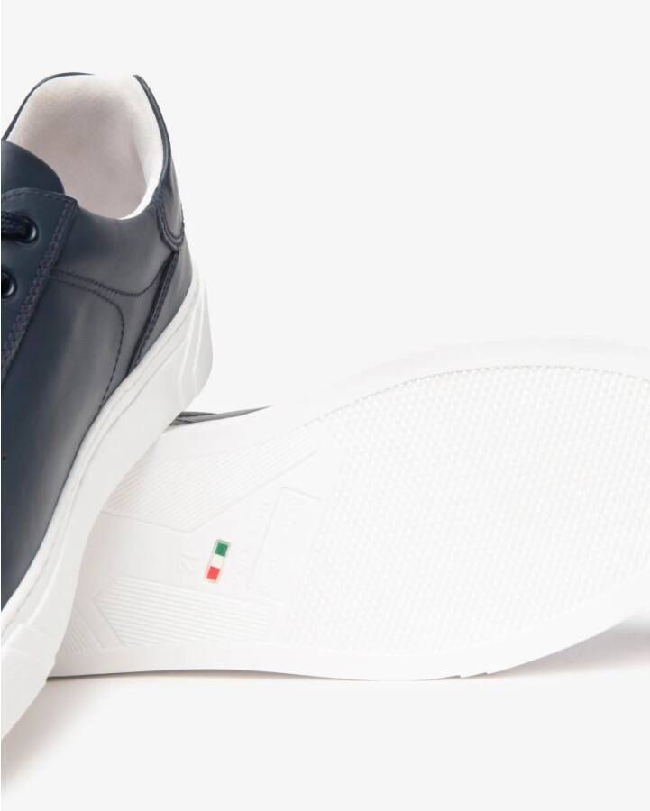 Nerogiardini Blauwe leren sneakers met uitneembare zool