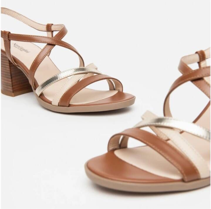 Nerogiardini Elegant Cognac Sandal Brown Dames