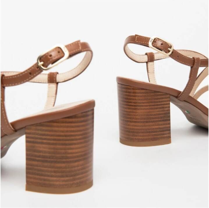 Nerogiardini Elegant Cognac Sandal Brown Dames