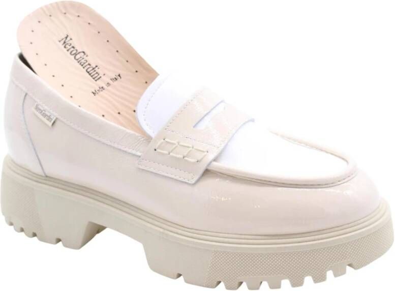 Nerogiardini Prachtige Cornell Loafers Beige Dames