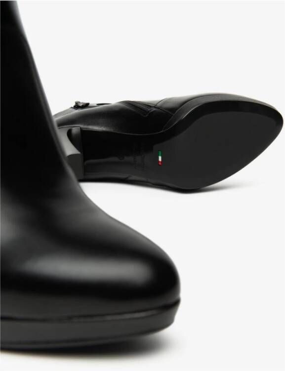 Nerogiardini Elegante leren enkellaarzen met plateau