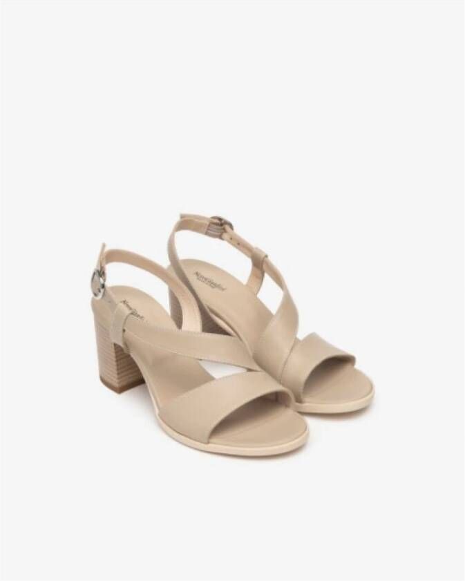 Nerogiardini Elegante leren sandalen met hak Beige Dames