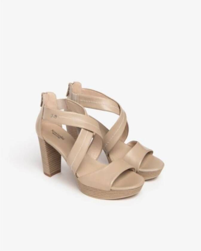 Nerogiardini Elegante leren sandalen met hak Beige Dames