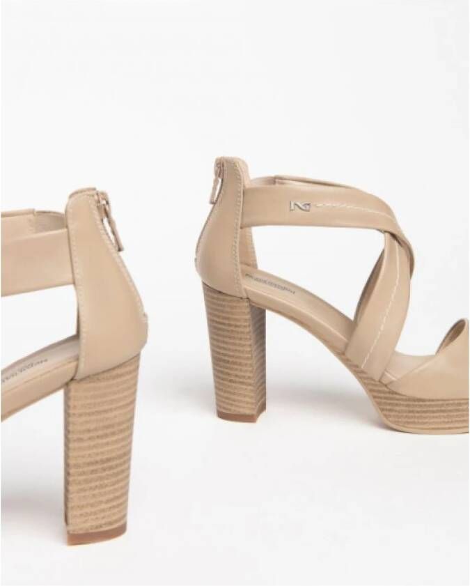 Nerogiardini Elegante leren sandalen met hak Beige Dames