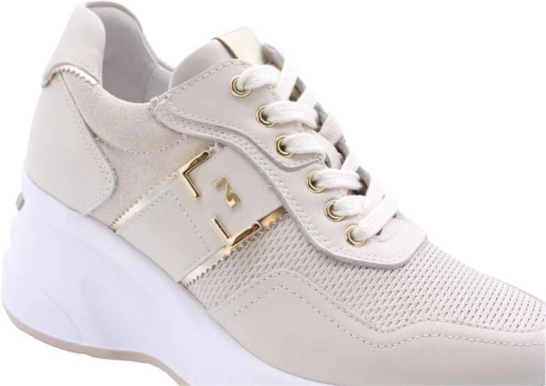 Nerogiardini Enya Sneaker Stijlvol en Comfortabel Beige Dames