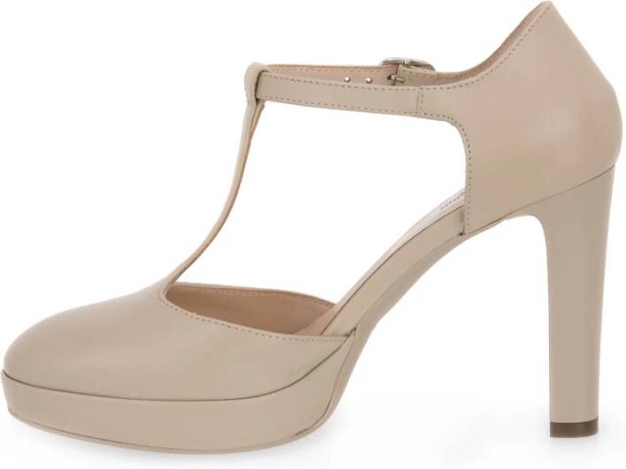 Nerogiardini Flats Beige Dames