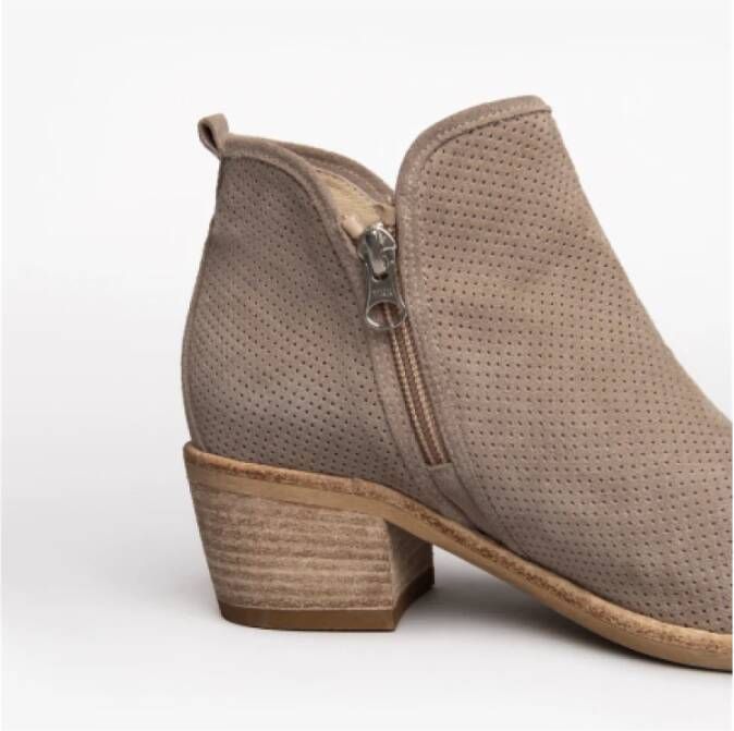 Nerogiardini Geperforeerde Suede Laarsjes met Hak
