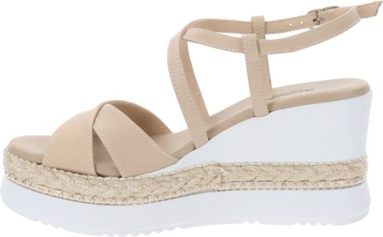 Nerogiardini Leren Gesp Sandalen Beige Dames