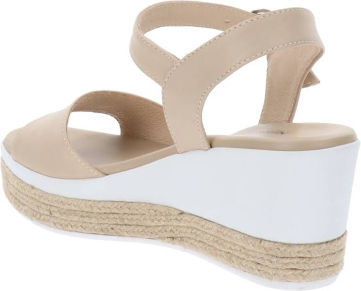 Nerogiardini Leren Gesp Sandalen Beige Dames