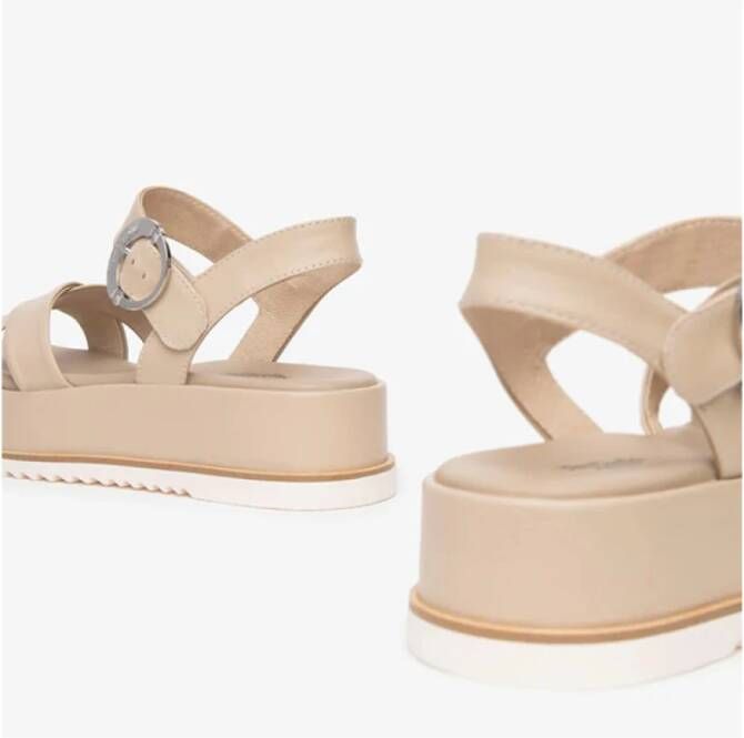 Nerogiardini Leren Sandalen Beige Sleehakken