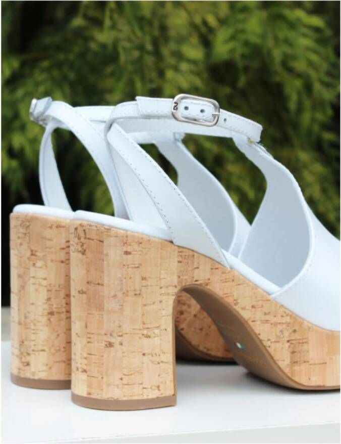 Nerogiardini Leren sandalen met kurken hak