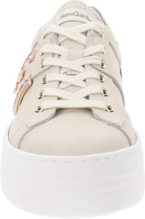 Nerogiardini Leren Veterschoenen voor Dames Beige Dames