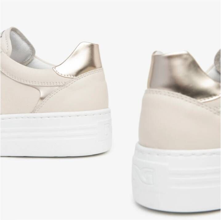 Nerogiardini Melk sneakers met accessoire Beige Dames