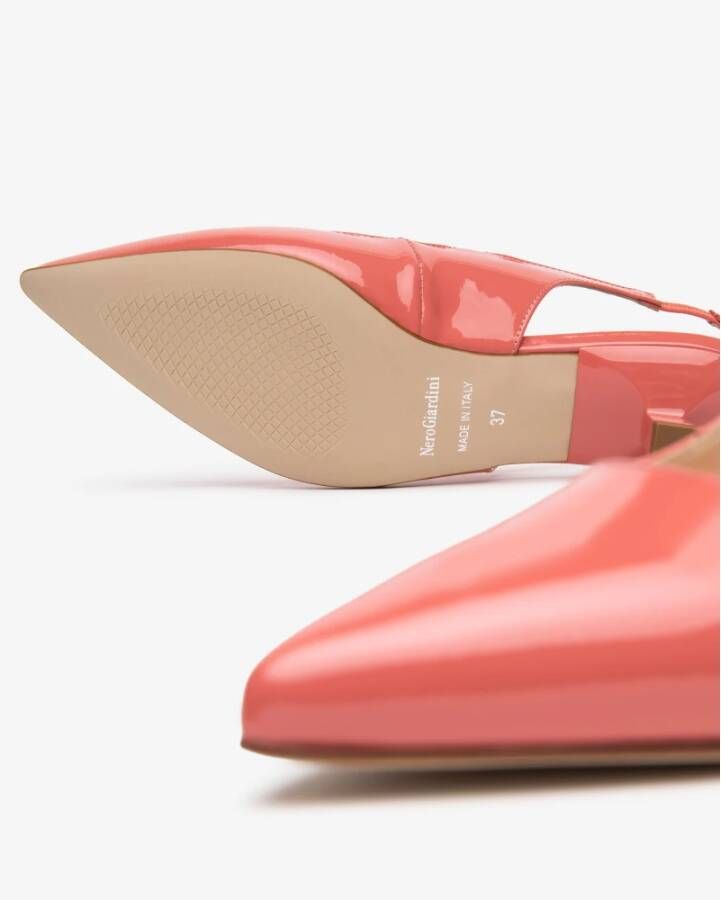 Nerogiardini Rode Sandalen met t30 Detail