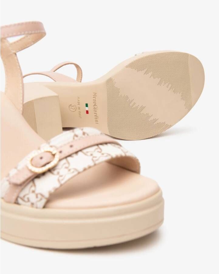 Nerogiardini Roze leren sandalen met plateau
