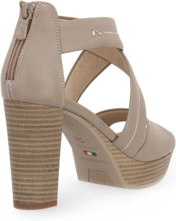 Nerogiardini Sandals Beige Dames