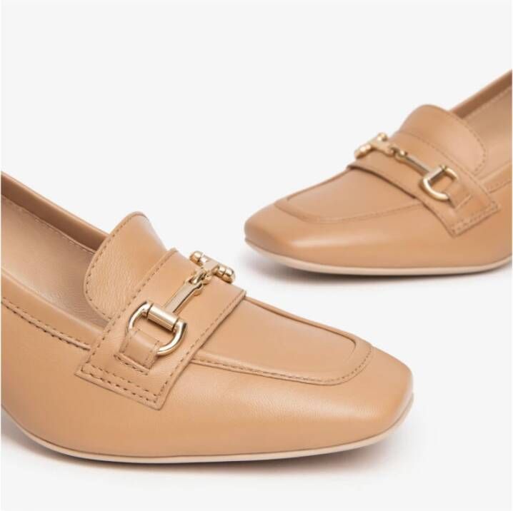 Nerogiardini Stijlvolle Beige Loafer met Klem Beige Dames