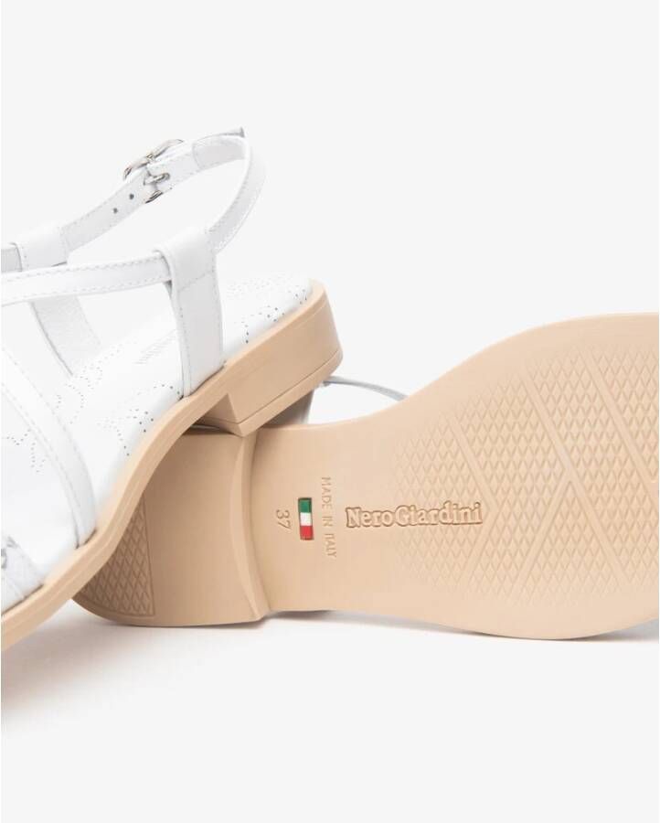 Nerogiardini Witte leren sandalen met logoband