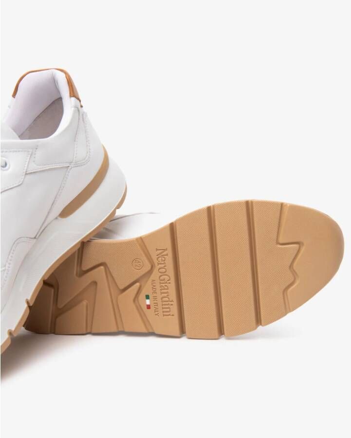 Nerogiardini Witte leren sneakers met contrastinzet