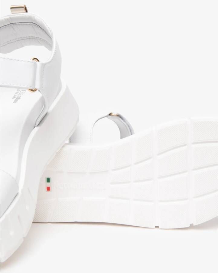 Nerogiardini Witte Sandalen met Pietre Detail
