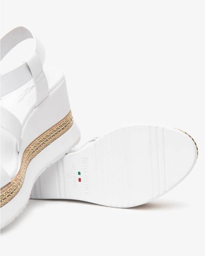 Nerogiardini Witte sandalen met sleehak