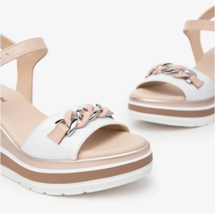 Nerogiardini Witte Sleehak Sandaal Beige Dames