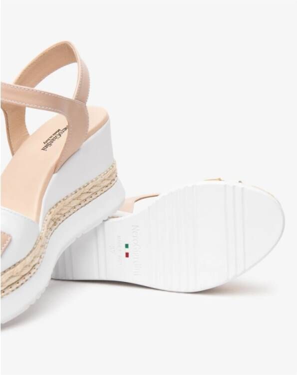 Nerogiardini Witte sleehak sandalen met metalen gesp