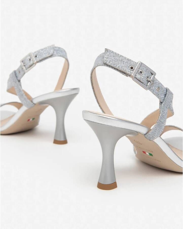 Nerogiardini Zilveren Sandalen voor Vrouwen Gray Dames