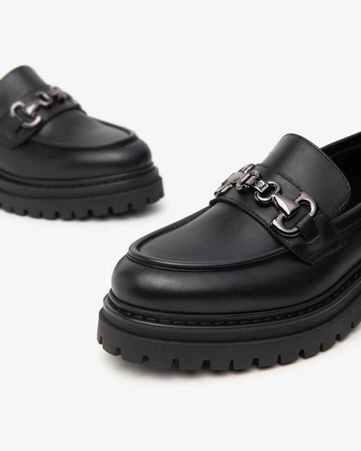 Nerogiardini Zwarte leren loafers met metalen klem Black Dames
