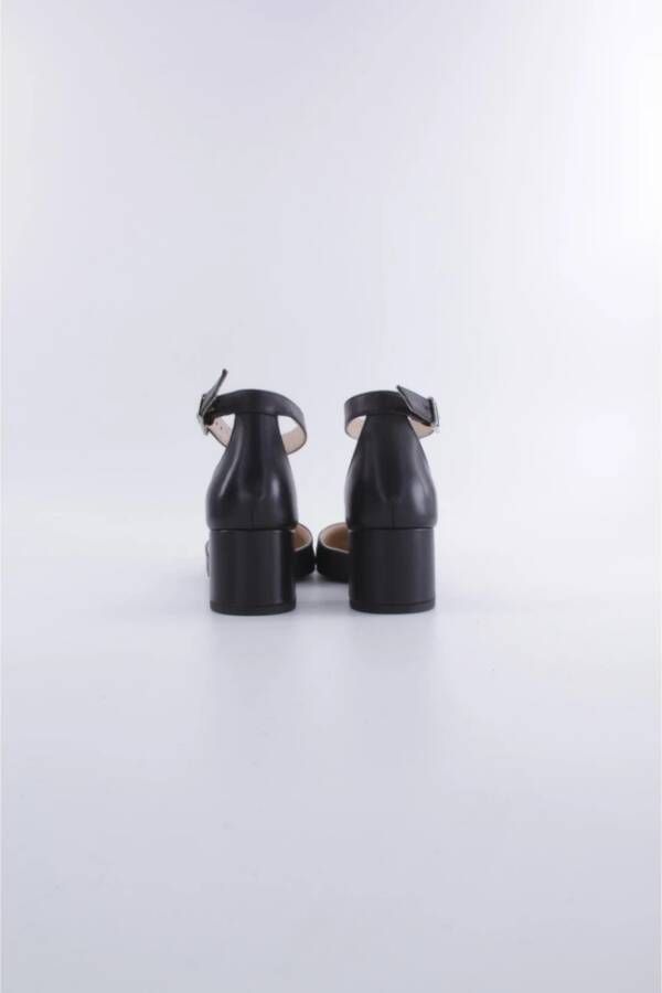 Nerogiardini Zwarte Sandalen voor Vrouwen Black Dames