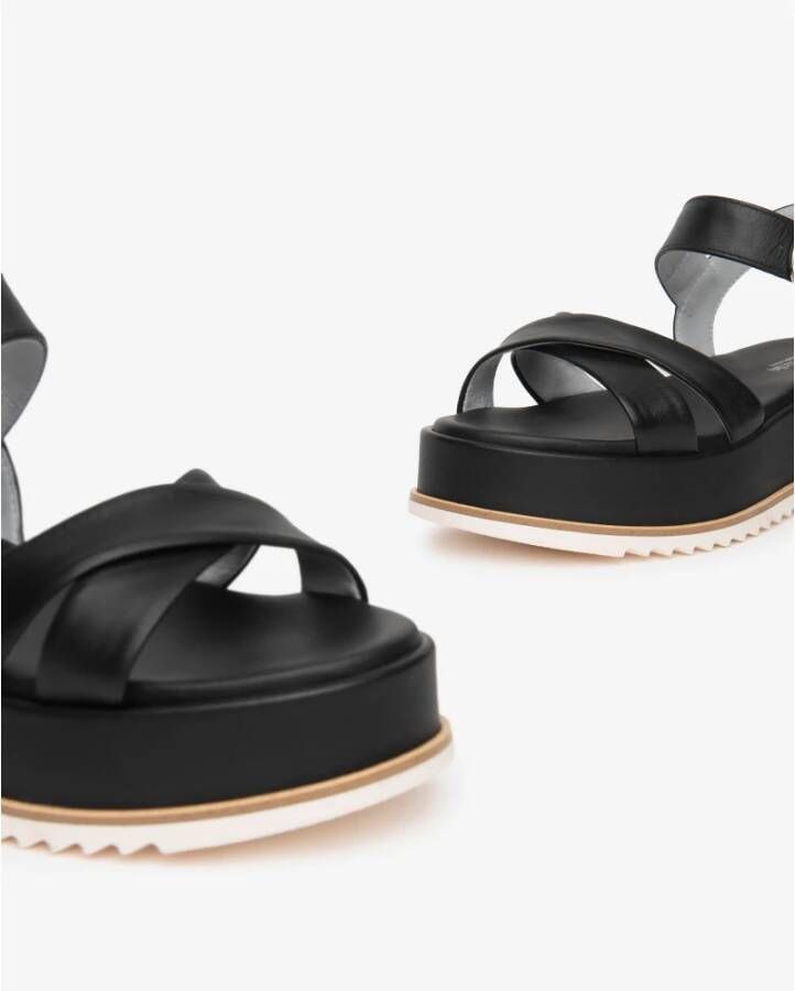 Nerogiardini Zwarte Sandalen voor Vrouwen Black Dames