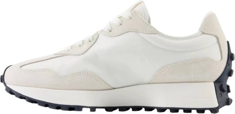 New Balance Stijlvolle Beige Sneakers voor dagelijks gebruik Beige Dames