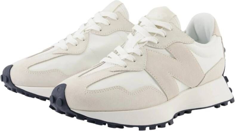 New Balance Stijlvolle Beige Sneakers voor dagelijks gebruik Beige Dames