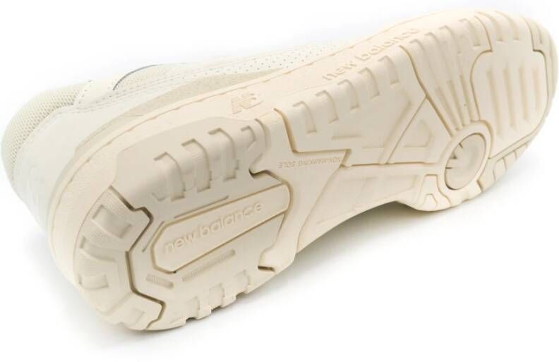 New Balance Stijlvolle Cream Sneakers Beige Unisex