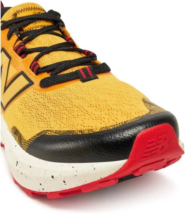 New Balance Gele Trail Running Sneakers