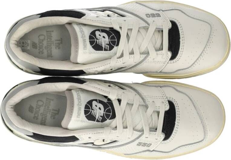 New Balance Grijze Leren Sneaker met Iconisch Logo