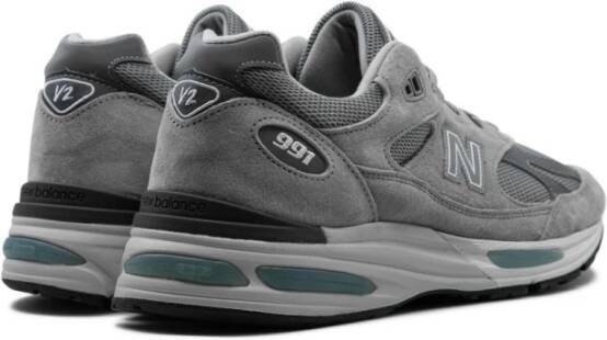 New Balance Grijze Sneakers voor Stijlvol Comfort