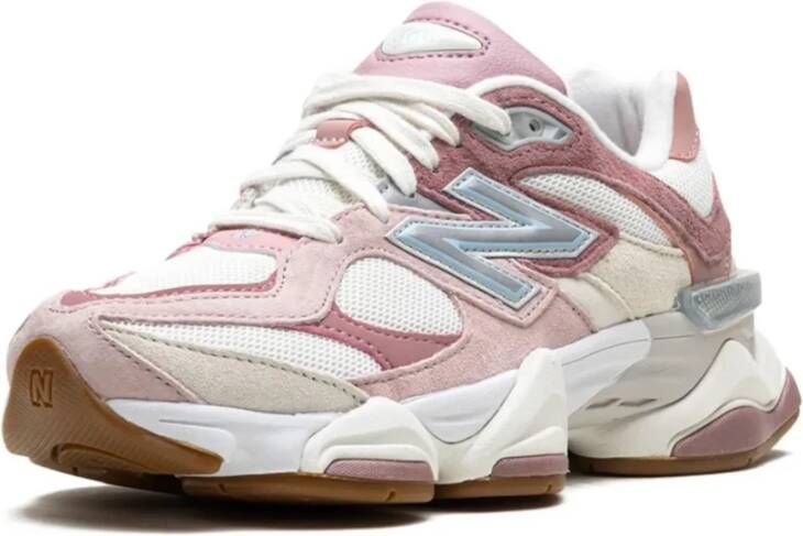 New Balance Retro stijl sneaker roze beige