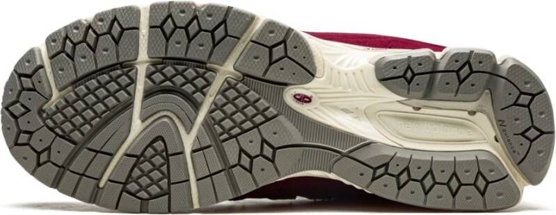 New Balance 2002R Suede Pack Red Wine Sneakers Rood Heren